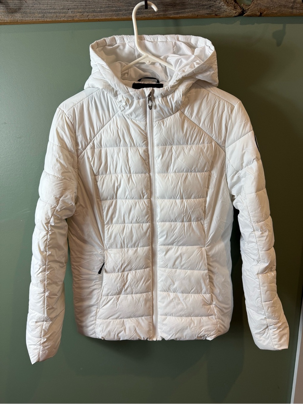 Women’s White Hooded Quilted Jacket
